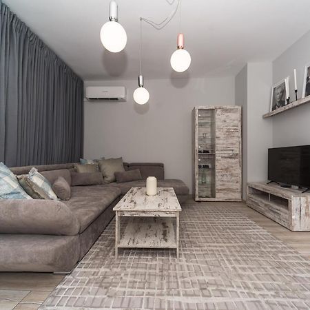 Fashionable 1Bd Flat In The Centre Of Plovdiv Appartamento Esterno foto